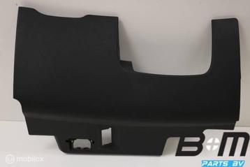 Dashboardbekleding links onder Audi A1 beschikbaar voor biedingen