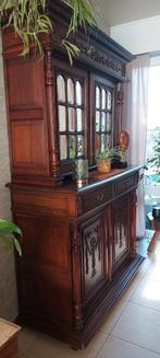 Oude kast met spiegeltjes., Ophalen