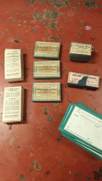 Lot ww2 medic  beschikbaar voor biedingen