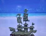 MAGNIFICENT VINTAGE TWINS DRAGON BOAT IN SPINACH JADE, Ophalen