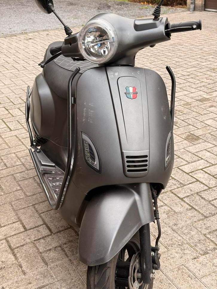 Gts toscana, Fietsen en Brommers, Scooters | Overige merken, Zo goed als nieuw, Klasse A (25 km/u), Benzine, Ophalen