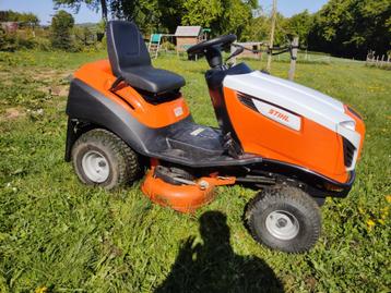 Tondeuse autoportée Stihl, Bac de ramassage, Tondeuse rotative, Tondeuses à gazon à essence, Comme neuf