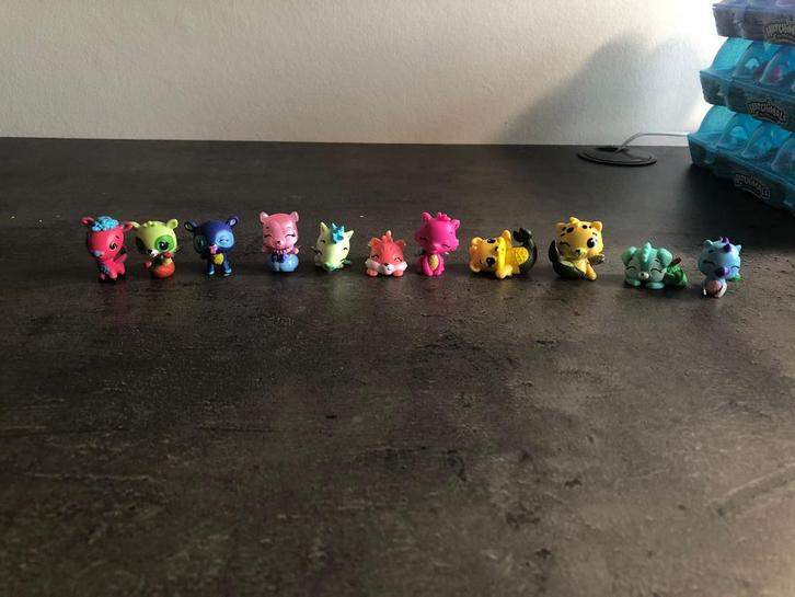 Hatchimals 22 stuks, Verzamelen, Poppetjes en Figuurtjes, Zo goed als nieuw, Ophalen