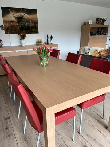Eetkamer  beschikbaar voor biedingen