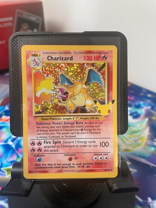 Charizard Celebrations - 4/102 (NM), Hobby en Vrije tijd, Verzamelkaartspellen | Pokémon, Zo goed als nieuw, Losse kaart, Ophalen of Verzenden