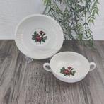 Wedgwood Moss Rose Soepkom met schotel, Antiek en Kunst, Ophalen of Verzenden