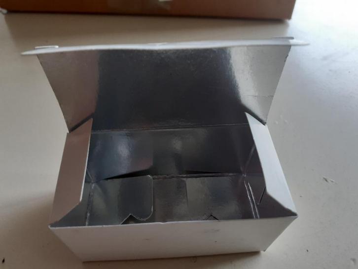 NEUFS LOT DE 50 MINI BALLOTINS 2 PRALINES blanc brillant, Zakelijke goederen, Horeca | Overige, Ophalen of Verzenden