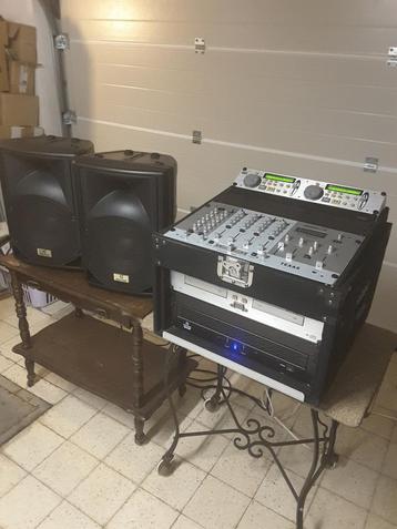 Complete dj set met speakers aan een betaalbare prijs beschikbaar voor biedingen