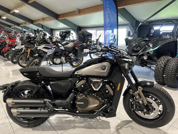 QJ Motor SRV 600 V, Motoren, Motoren | Overige merken, Bedrijf, Chopper, meer dan 35 kW, Ophalen