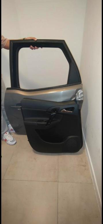Porte arrière gauche Opel meriva.   beschikbaar voor biedingen
