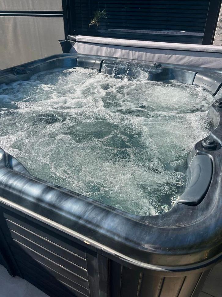 Jacuzzi te koop 5jaar oud, Tuin en Terras, Bubbelbaden en Hottubs, Zo goed als nieuw, Ophalen