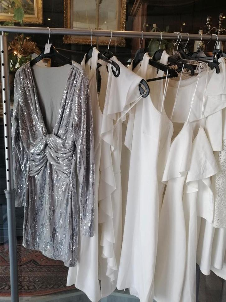 +/ 142 stuks, Zakelijke goederen, Stock en Retail | Partijen goederen, Ophalen