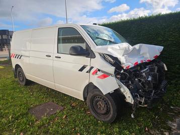 Transporter 2.0TDI 2023 lang 30.000km ONGEVAL motor ok beschikbaar voor biedingen