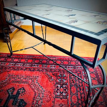Table basse 1970's en céramique beschikbaar voor biedingen