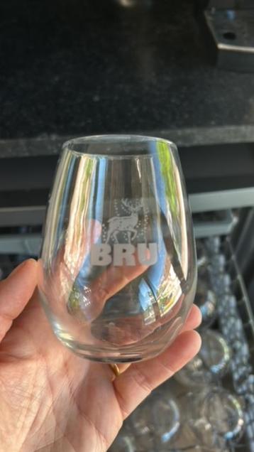 waterglazen beschikbaar voor biedingen