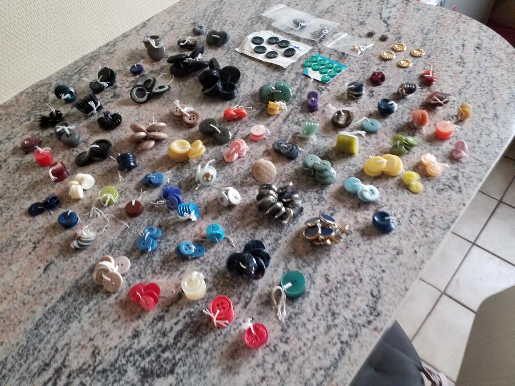 Set knoppen, Hobby en Vrije tijd, Naaien en Fournituren, Ophalen of Verzenden