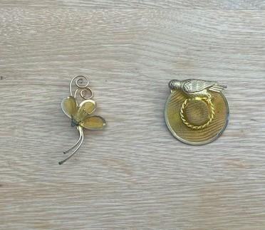 Mooie antieke sierspeldjes: Bloem en Hoedje, Handtassen en Accessoires, Broches, Ophalen of Verzenden, Goud