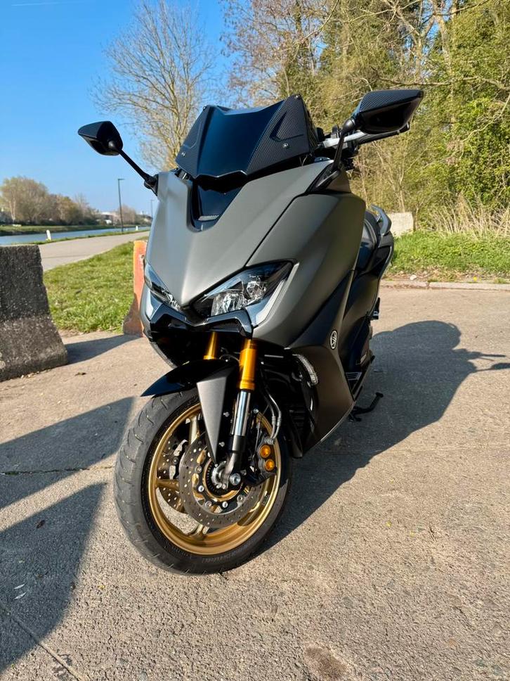 Yamaha Tmax 560 TechMax Camo Full options Akra/BCD, Motos, Motos | Yamaha, Particulier, Scooter, 12 à 35 kW, 2 cylindres, Permis Moto A2 minimum