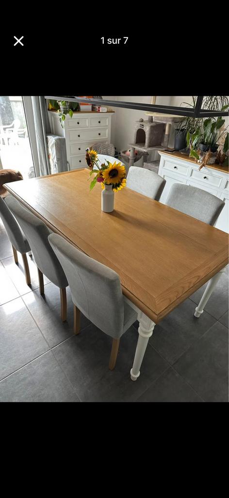 Table en bois massif, Enlèvement, Comme neuf