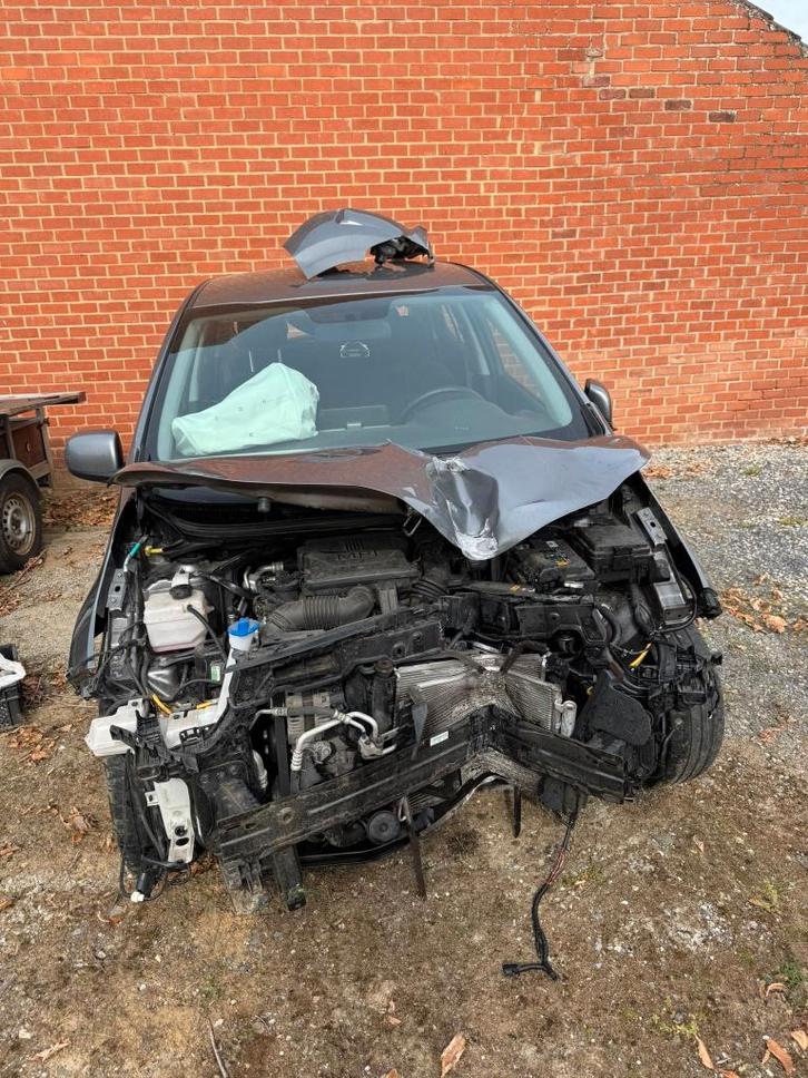 Kia picanto accidenté, Autos, Kia, Particulier, Picanto, Essence, Autre carrosserie, 5 portes, Boîte manuelle, Argent ou Gris