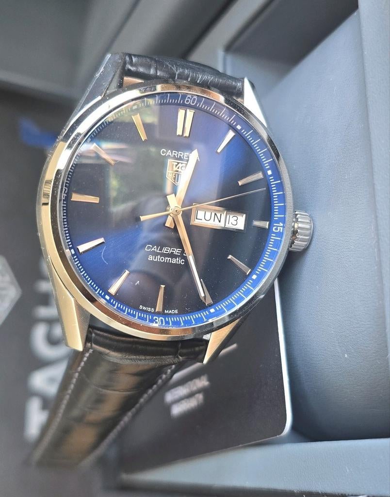 TAG HEUER CARRERA DAY - DATUM 41 mm ONGEDRAGEN/VOLLEDIGE SET, Handtassen en Accessoires, Horloges | Heren, TAG Heuer, Staal, Leer