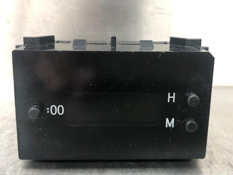 HORLOGE Toyota Auris (E18) (01-2012/03-2019) (|8391012630|), Utilisé, Toyota