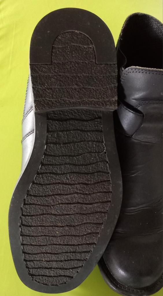 Chaussures hautes noires pointure 42 -> 7€, Motos, Vêtements | Vêtements de moto, Bottes, Hommes, Seconde main, Enlèvement