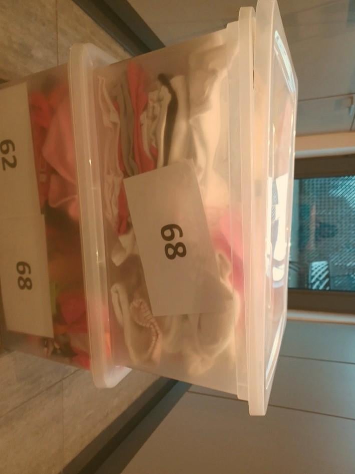 Meisjes maat 62/68, Enlèvement