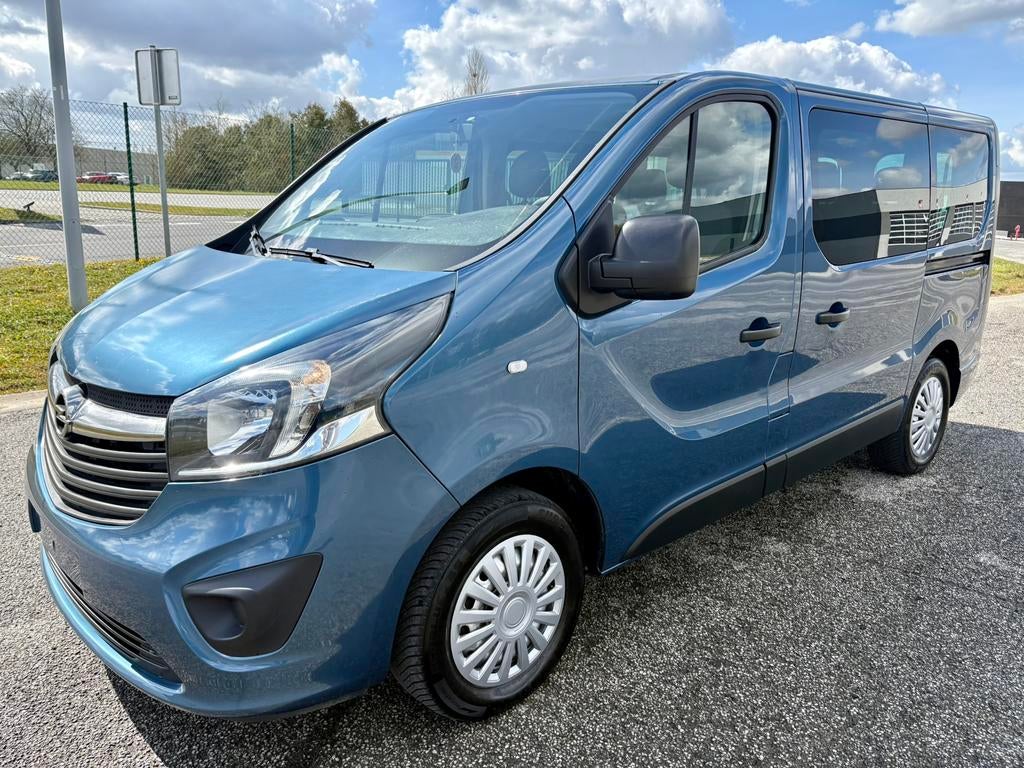 Opel Vivaro 1.6 d bi-turbo clim 9 places 210000km, Bedrijf, Te koop, Opel