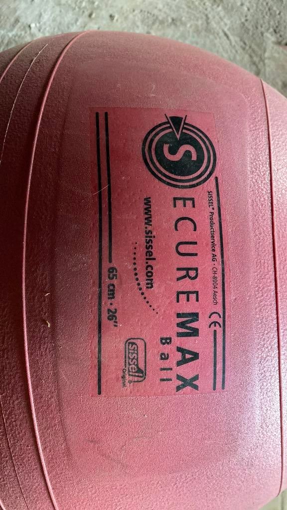 Bal gebruikt tijdens rugrevalidatie, Ophalen, Zo goed als nieuw