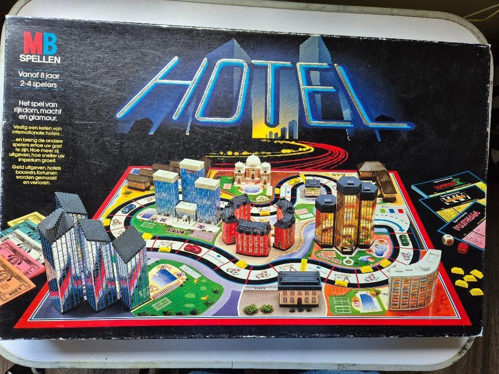 Hotel, Hobby en Vrije tijd, Gezelschapsspellen | Bordspellen, Gebruikt, Een of twee spelers, Drie of vier spelers, Ophalen of Verzenden