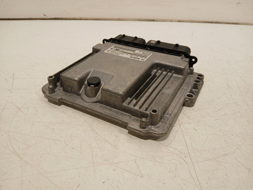 Computer motormanagement Opel Vivaro, Onderdelen@venauto.nl, Van der Ven Autorecycling B.V., Ettenseweg 76, 4706 PB Roosendaal, The Netherlands