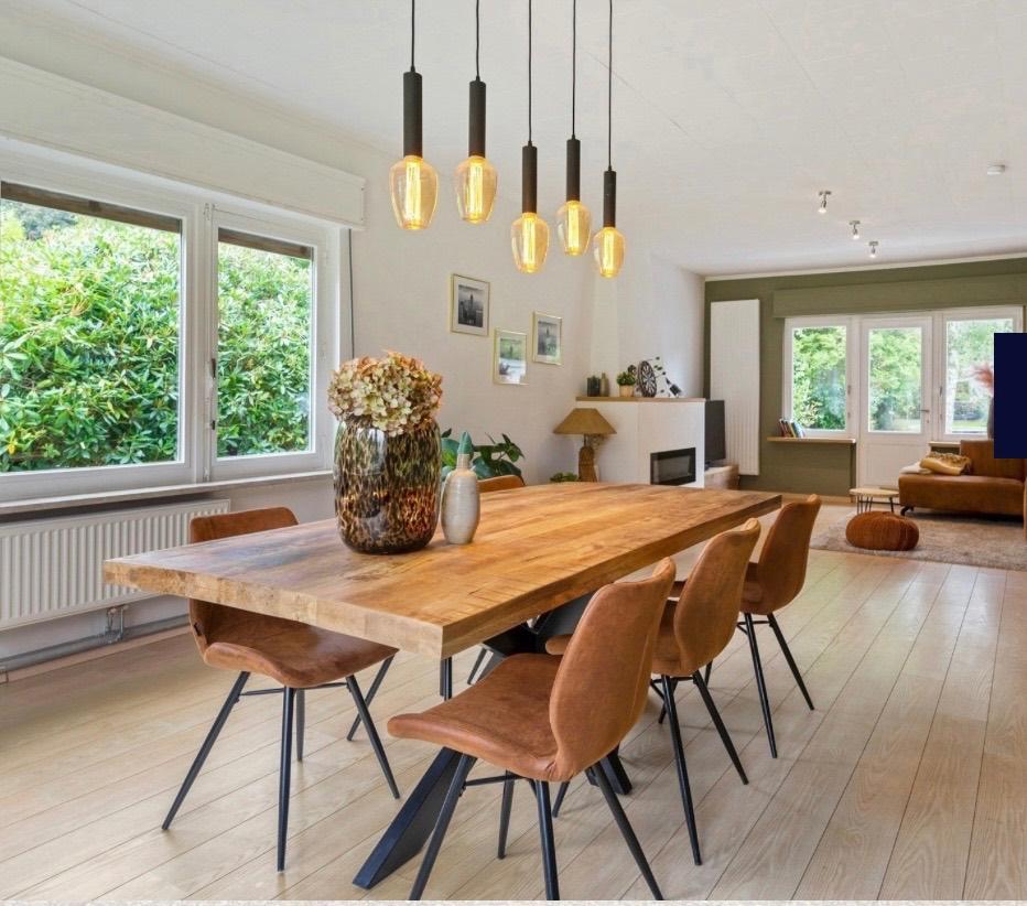 Houten eettafel met zwarte poten, Ophalen, 50 tot 100 cm, Zo goed als nieuw, Vijf personen of meer