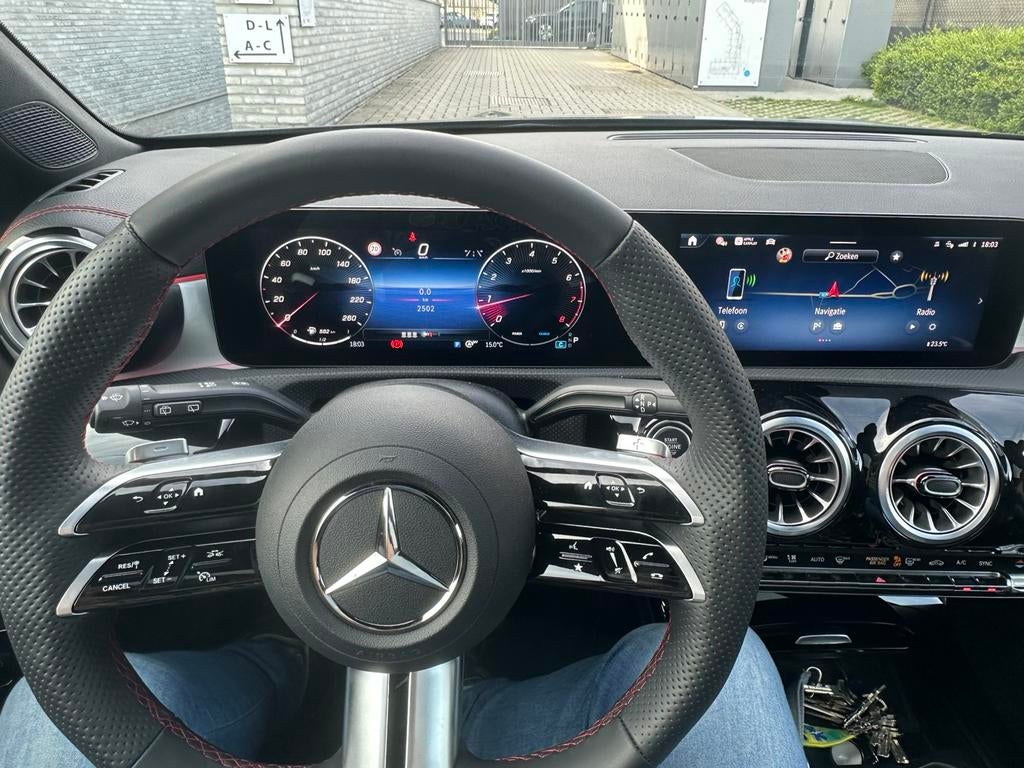 Mercedes CLA180 AMG line, CLA, 4 cilinders, Alcantara, Zwart