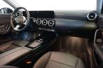 Mercedes-Benz A-CLASS 180 (bj 2025, automaat), Auto's, Gebruikt, 4 cilinders, 136 pk, Zwart