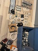 Grote partij niko schakelmateriaal , kabels en toebehoren, Doe-het-zelf en Bouw, Ophalen, Zo goed als nieuw