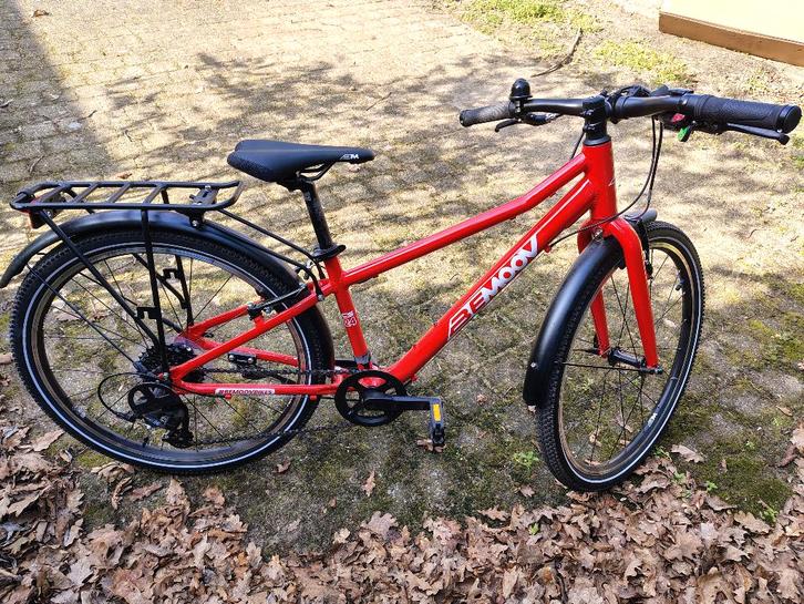 Bemoov 24" lichtgewicht jongensfiets (9,9 kg), Fietsen en Brommers, Fietsen | Jongens, Zo goed als nieuw, 24 inch, Handrem, Versnellingen