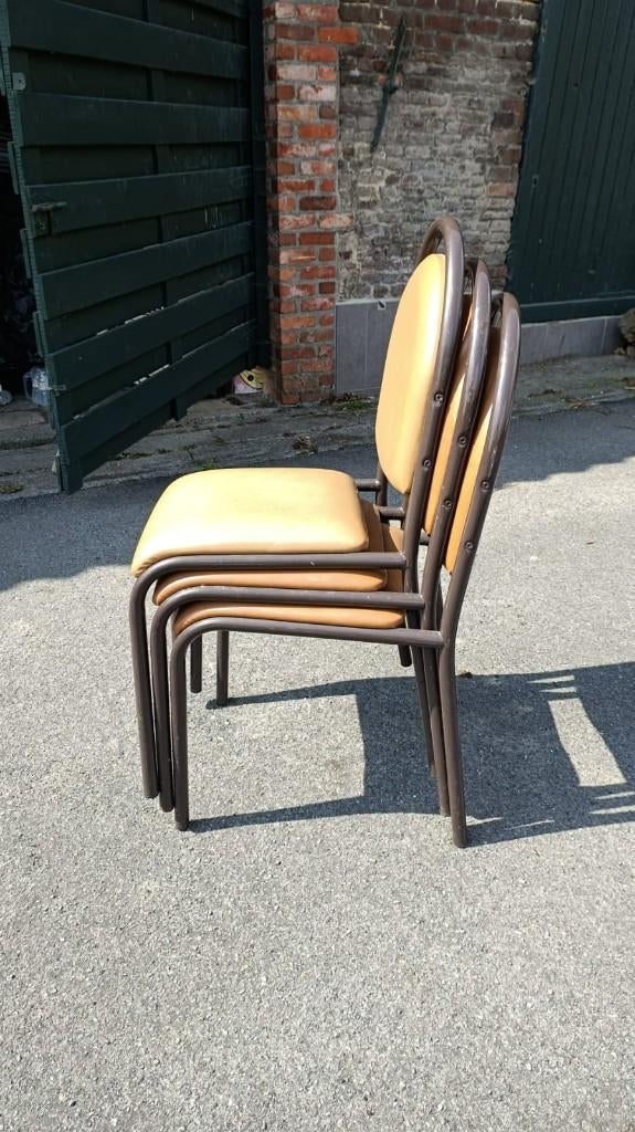 110 Stapelbare  Stoelen voor Horeca, Events of Grote Ruimtes, Ophalen of Verzenden, Zo goed als nieuw