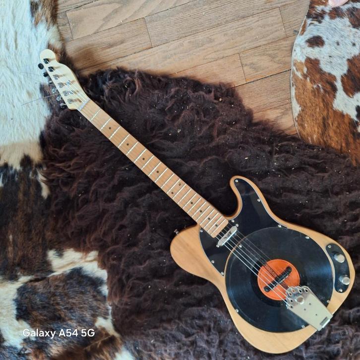 Dobro- LPcaster, Muziek en Instrumenten, Snaarinstrumenten | Gitaren | Elektrisch, Zo goed als nieuw, Hollow body, Ophalen of Verzenden