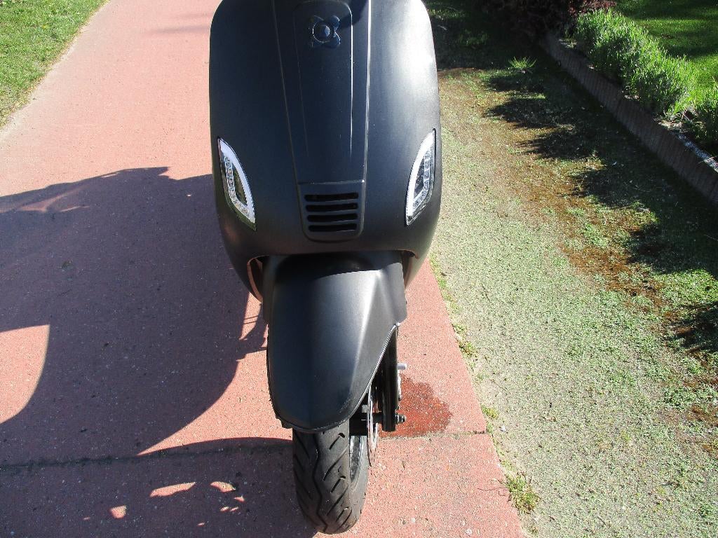 scooter Aklasse   a.g. m, Fietsen en Brommers, Ophalen, Klasse A (25 km/u), 49 cc, Zo goed als nieuw