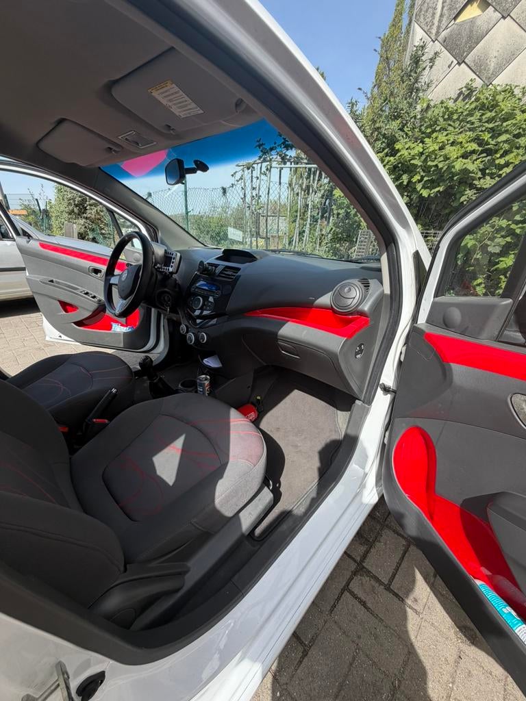 Chevrolet spark 2010 1.2 82cv, Enlèvement, Comme neuf, Essence