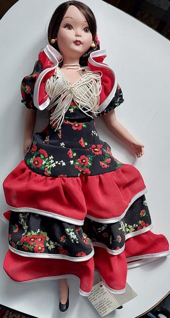 Porseleinen pop in flamenco klederdracht, Enlèvement ou Envoi, Poupée