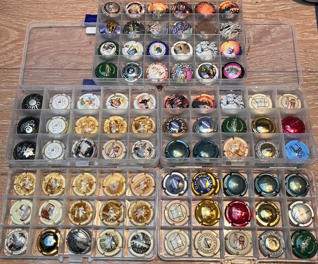 70 verschillende champagnecapsules, Ophalen of Verzenden