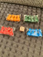 Set 16 in 4 gekleurde pionnen en dobbelsteen in hout, Hobby en Vrije tijd, Gezelschapsspellen | Overige, Ophalen of Verzenden