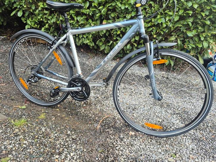 Trek 7100. (pneus neufs), Vélos & Vélomoteurs, Vélos | Hommes | Vélos de sport & Vélo de randonnée, Suspension, Enlèvement