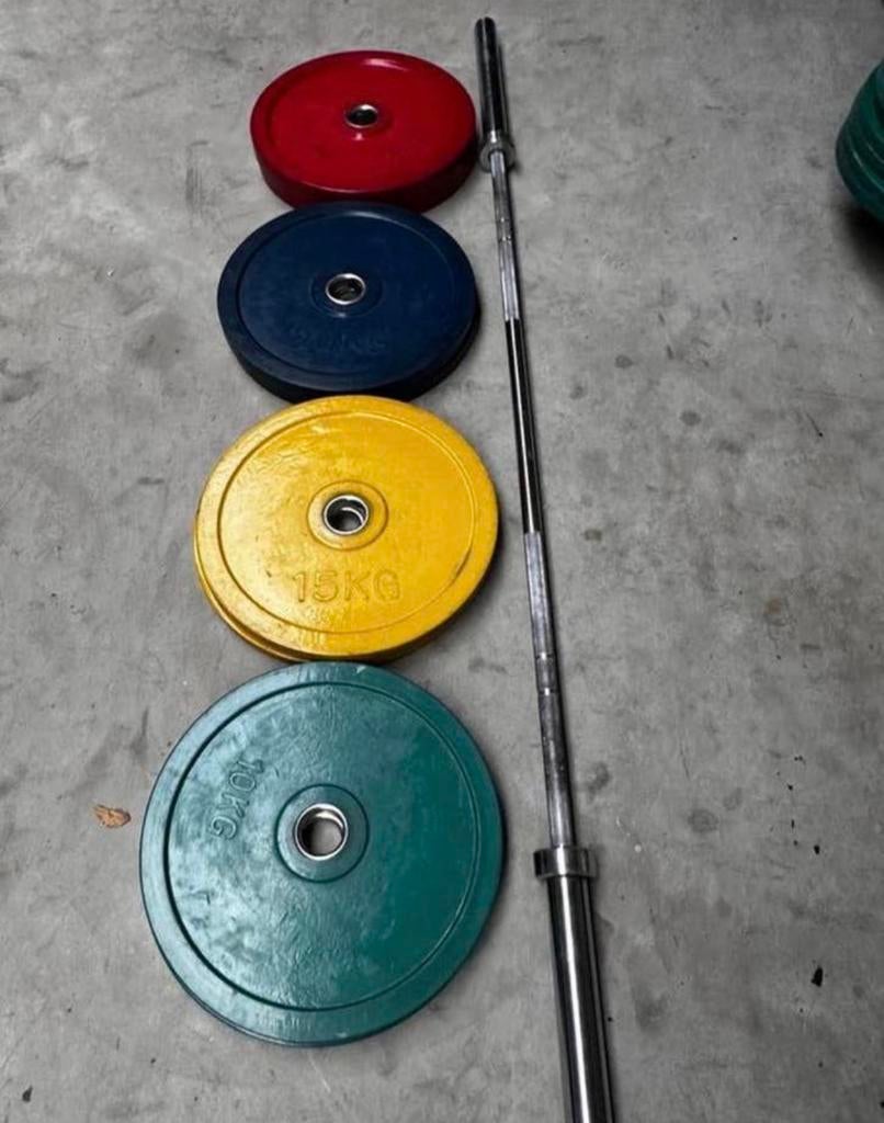 150kg Gekleurde Gewichten + Olympische Barbell 220cm, Sports & Fitness, Équipement de fitness, Enlèvement, Utilisé, Plaques d'haltères