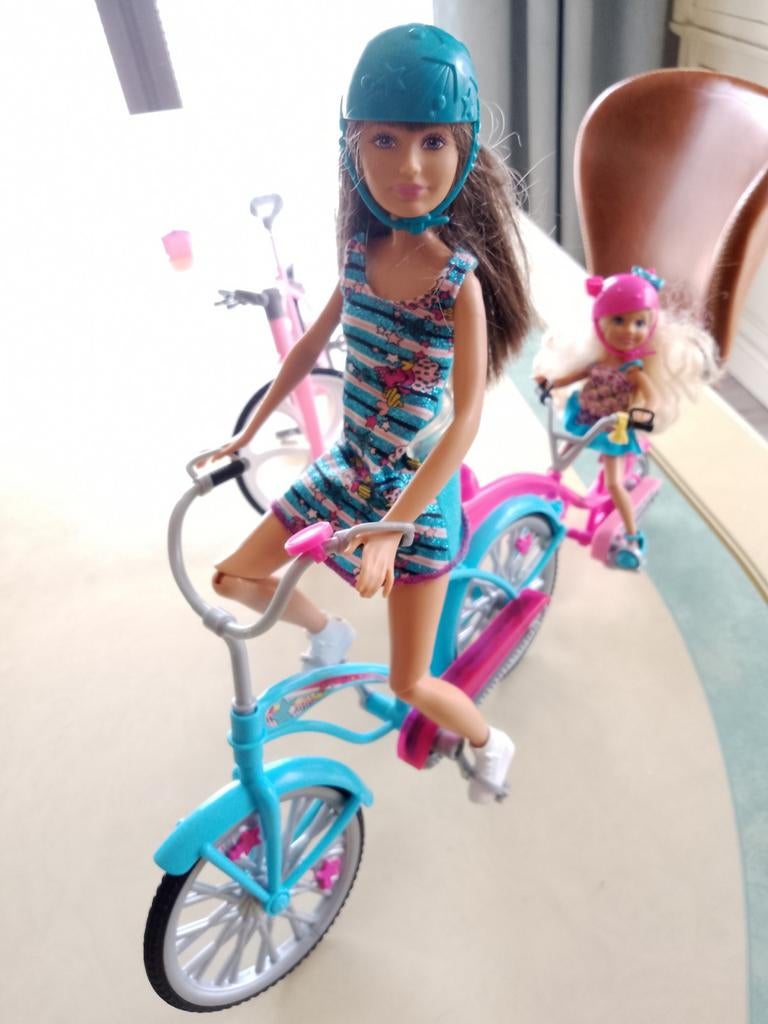 Barbies op de fiets, skipper en Chelsea,nieuwe staat, Ophalen