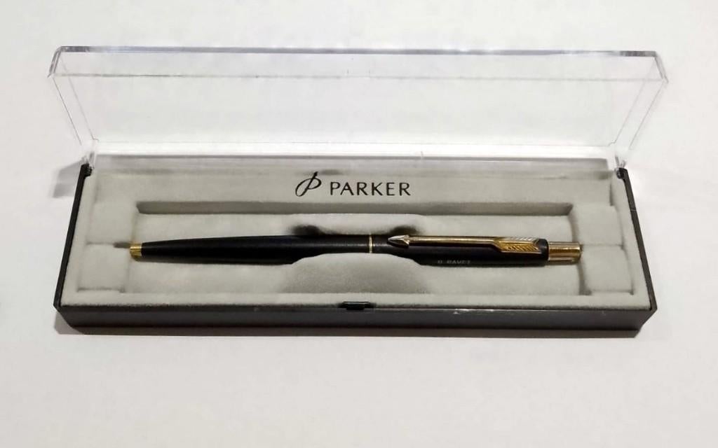 Stylo bille Parker Classic noir et or, Enlèvement ou Envoi, Parker, Stylo, Avec boîte