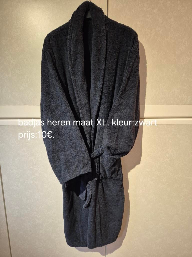 Badjassen voor heren. Maten en prijs vermeld., Ophalen