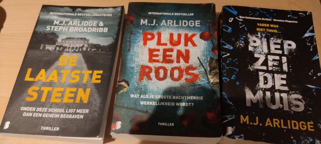 M. J. Arlidge - vier thrillers, Boeken, Ophalen